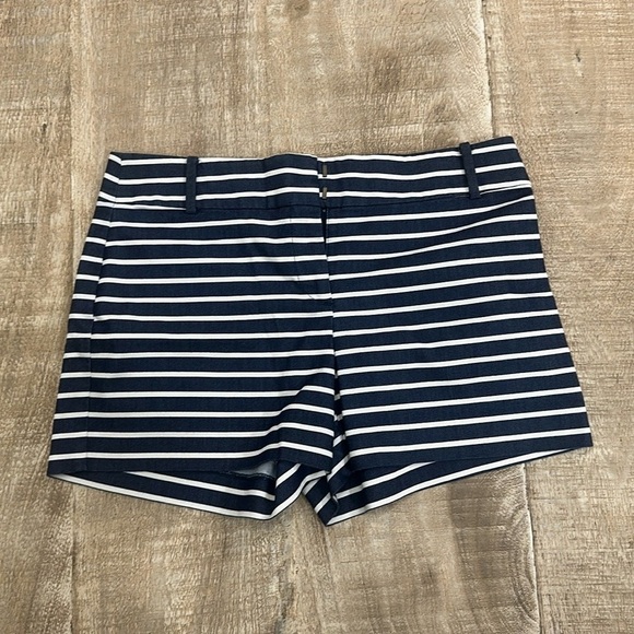 LOFT Pants - Ann Taylor LOFT Riviera Striped Shorts | Size 2 | Navy Resort Classic